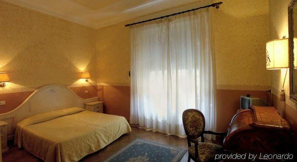 Hotel Trinita Dei Monti Rom Exterior foto